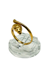 Laden Sie das Bild in den Galerie-Viewer, 18K Gelbgold Ring mit Löwenkopf
