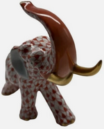 Laden Sie das Bild in den Galerie-Viewer, Herend Porzellan Elefant goldene Stoßzähne