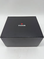 Laden Sie das Bild in den Galerie-Viewer, Tudor Black Bay GMT Stahl / Gold Automatik Herrenuhr M79833MN-0001
