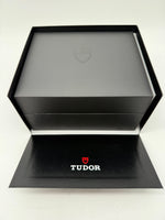 Laden Sie das Bild in den Galerie-Viewer, Tudor Black Bay GMT Stahl / Gold Automatik Herrenuhr M79833MN-0001
