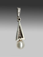 Laden Sie das Bild in den Galerie-Viewer, 585er Weißgold Halskette mit Perle und Diamanten
