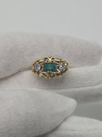 Laden Sie das Bild in den Galerie-Viewer, Antiker Damenring - Smaragd und Diamant - 14K Gelbgold
