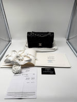 Laden Sie das Bild in den Galerie-Viewer, Chanel Handtasche Klassisch, Kaviarleder, Überschlagtasche
