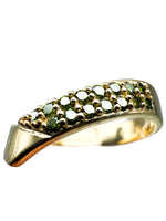 Laden Sie das Bild in den Galerie-Viewer, Ring 585er Gelbgold mit grünen Diamanten
