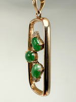 Laden Sie das Bild in den Galerie-Viewer, 400er Gelbgold Anhänger mit Smaragd und Diamanten
