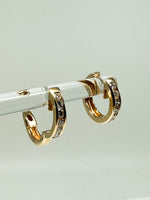 Laden Sie das Bild in den Galerie-Viewer, 585er Gelbgold Ohrringe mit Diamanten
