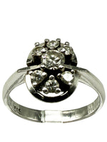 Laden Sie das Bild in den Galerie-Viewer, 585er Weißgold Ring mit Diamanten
