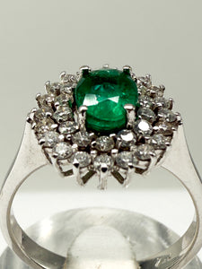 Ring 750er Weißgold mit Diamanten und Smaragd