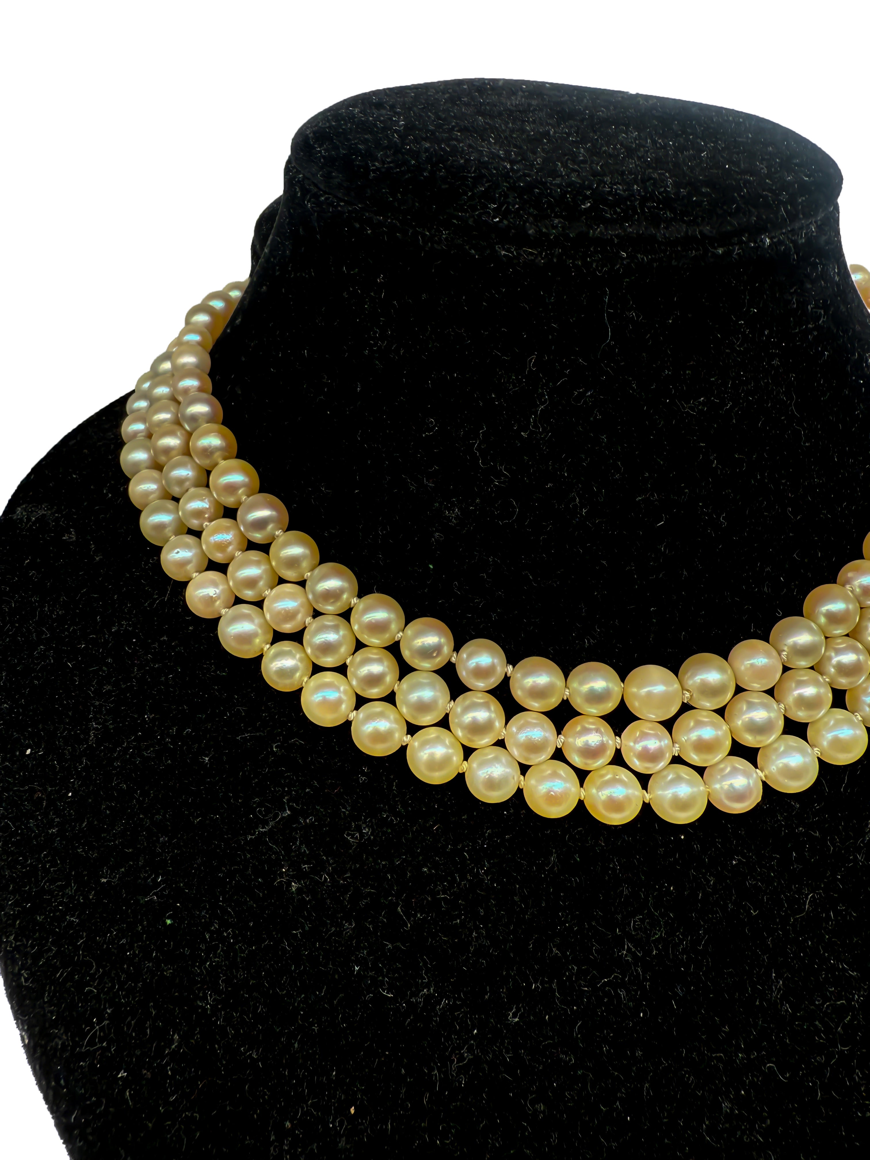Dreifach Perlenkette abgestuft mit 585er Gelbgold Verschluss und Diamanten