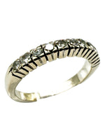 Laden Sie das Bild in den Galerie-Viewer, Ring 585er Weißgold mit Diamanten

