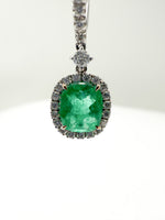 Laden Sie das Bild in den Galerie-Viewer, 750er Ohrringe Weißgold mit brasilianischen Smaragden und Diamanten
