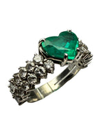 Laden Sie das Bild in den Galerie-Viewer, Ring 750er Weißgold mit Diamanten und Smaragd
