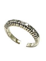 Laden Sie das Bild in den Galerie-Viewer, Ring 585er Weißgold mit Diamanten

