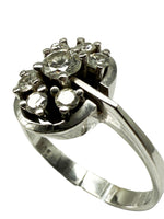 Laden Sie das Bild in den Galerie-Viewer, 585er Weißgold Ring mit Diamanten
