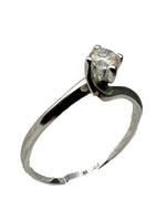 Laden Sie das Bild in den Galerie-Viewer, 18K Weißgold Ring mit Diamant
