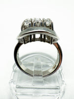 Laden Sie das Bild in den Galerie-Viewer, 585er Weißgold Ring mit Diamanten
