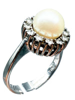 Laden Sie das Bild in den Galerie-Viewer, 585er Weißgold Ring mit Perle und Diamanten
