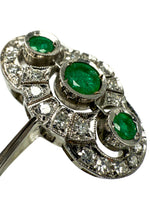 Laden Sie das Bild in den Galerie-Viewer, Art Deco 750er Weißgold Ring mit Smaragden und Diamanten
