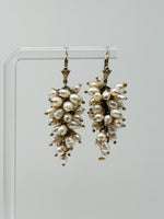 Laden Sie das Bild in den Galerie-Viewer, 585er Gelbgold und Weißgold Ohrringe mit Perle und Diamanten
