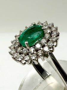 Ring 750er Weißgold mit Diamanten und Smaragd