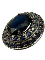 Laden Sie das Bild in den Galerie-Viewer, 585er Weißgold Ring mit Saphiren
