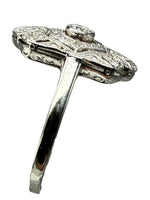 Laden Sie das Bild in den Galerie-Viewer, 14K Weißgold Art Deco Ring mit Diamanten
