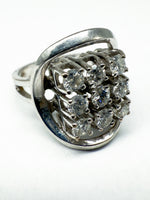 Laden Sie das Bild in den Galerie-Viewer, 585er Weißgold Ring mit Diamanten
