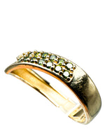 Laden Sie das Bild in den Galerie-Viewer, Ring 585er Gelbgold mit grünen Diamanten
