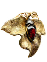 Laden Sie das Bild in den Galerie-Viewer, Brosche Gelbgold 18K mit Rubin
