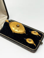 Laden Sie das Bild in den Galerie-Viewer, Antikes Schmuckset aus 21,6 Karat Gelbgold mit Diamanten, Ohrringe und Brosche
