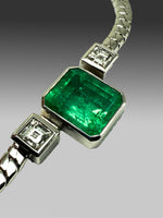 Laden Sie das Bild in den Galerie-Viewer, 585er Weißgold Collier mit kolumbianischen Smaragd ungeölt
