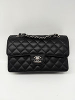 Laden Sie das Bild in den Galerie-Viewer, Chanel Handtasche Klassisch, Kaviarleder, Überschlagtasche

