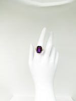 Laden Sie das Bild in den Galerie-Viewer, Ring 585er Gelbgold mit Amethysten und Diamanten
