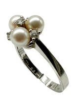 Laden Sie das Bild in den Galerie-Viewer, 585er Weißgold Ring mit Diamanten
