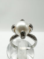 Laden Sie das Bild in den Galerie-Viewer, Ring und Ohrringe Set 585er Weißgold mit Perle und Diamanten
