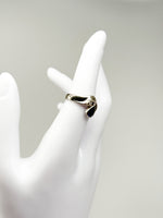 Laden Sie das Bild in den Galerie-Viewer, 14K Weißgold Ring mit Saphir und Diamanten
