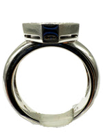 Laden Sie das Bild in den Galerie-Viewer, 750er Weißgold Ring mit einem Saphir und Diamanten
