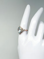Laden Sie das Bild in den Galerie-Viewer, 585er Gelbgold Ring mit Aquamarin mit Diamanten
