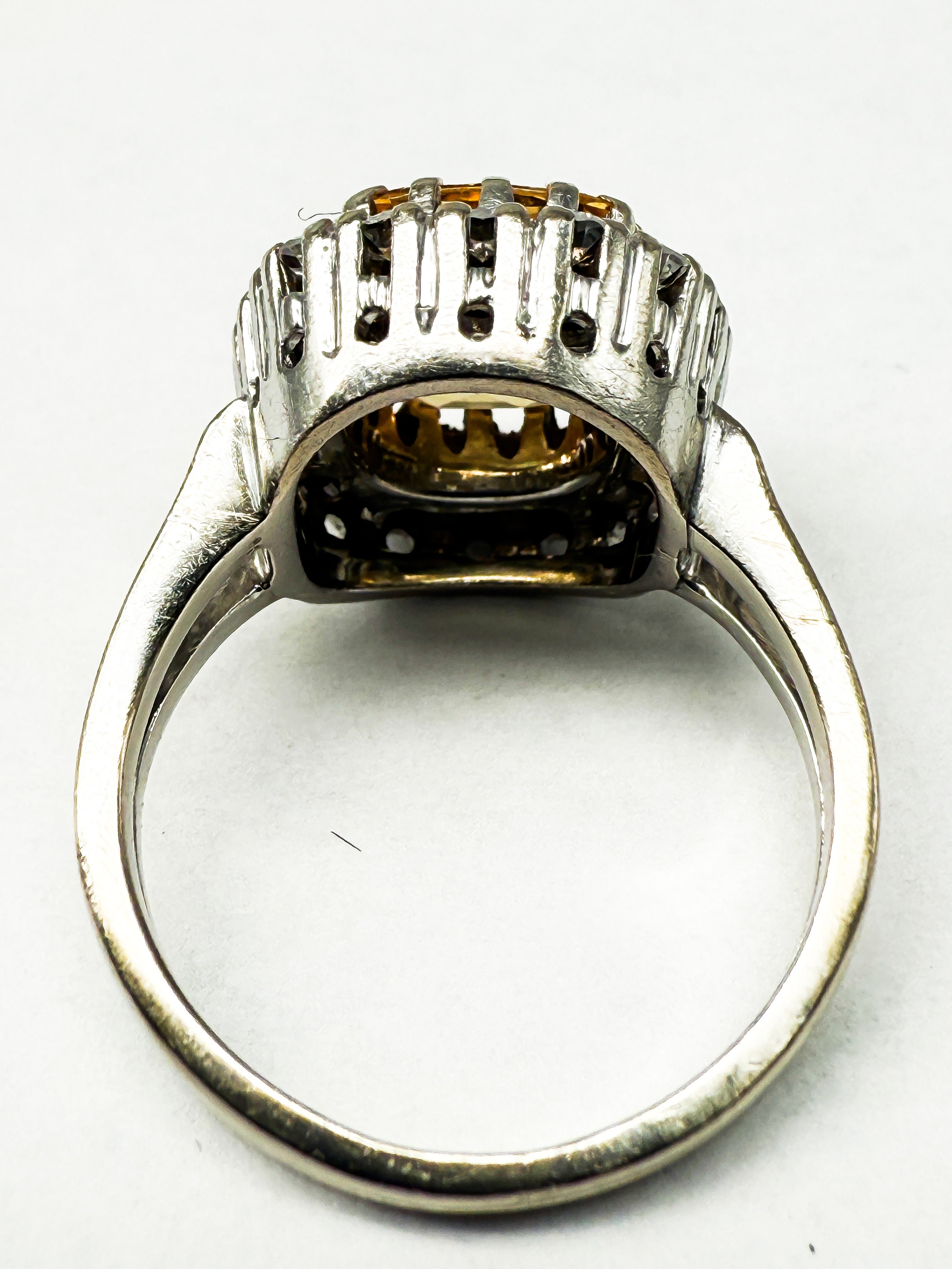 585er Weißgold Ring mit gelber Saphir
