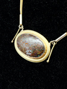 750er Gelbgold Collier mit Matrixopal