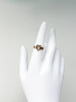Laden Sie das Bild in den Galerie-Viewer, 10K Gelbgold Jugendstill Ring mit Diamanten und Rubinen
