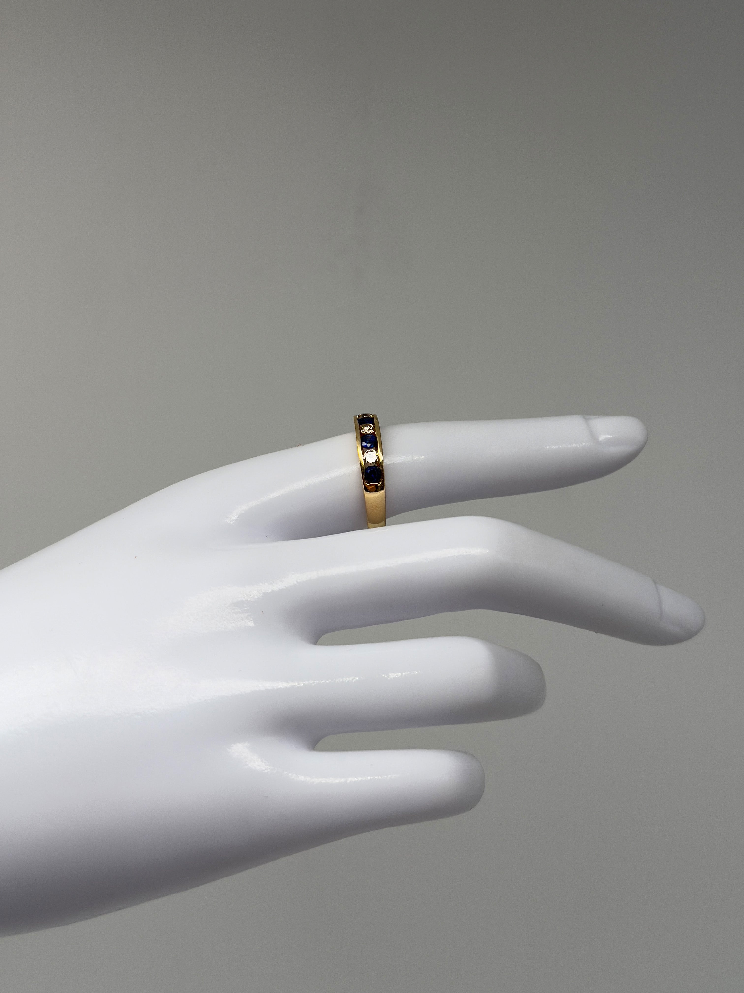 Ring 750er Gelbgold, Saphir und Diamanten