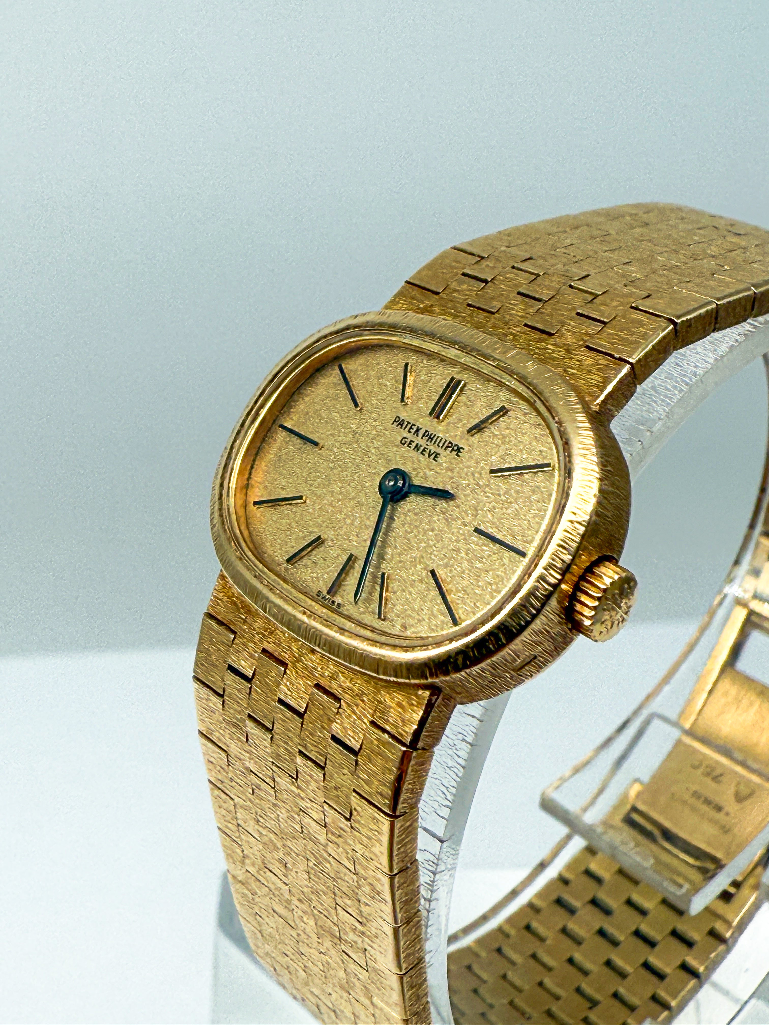 PATEK PHILIPPE Ellipse 18k Gelbgold Damen Armbanduhr 3373/1