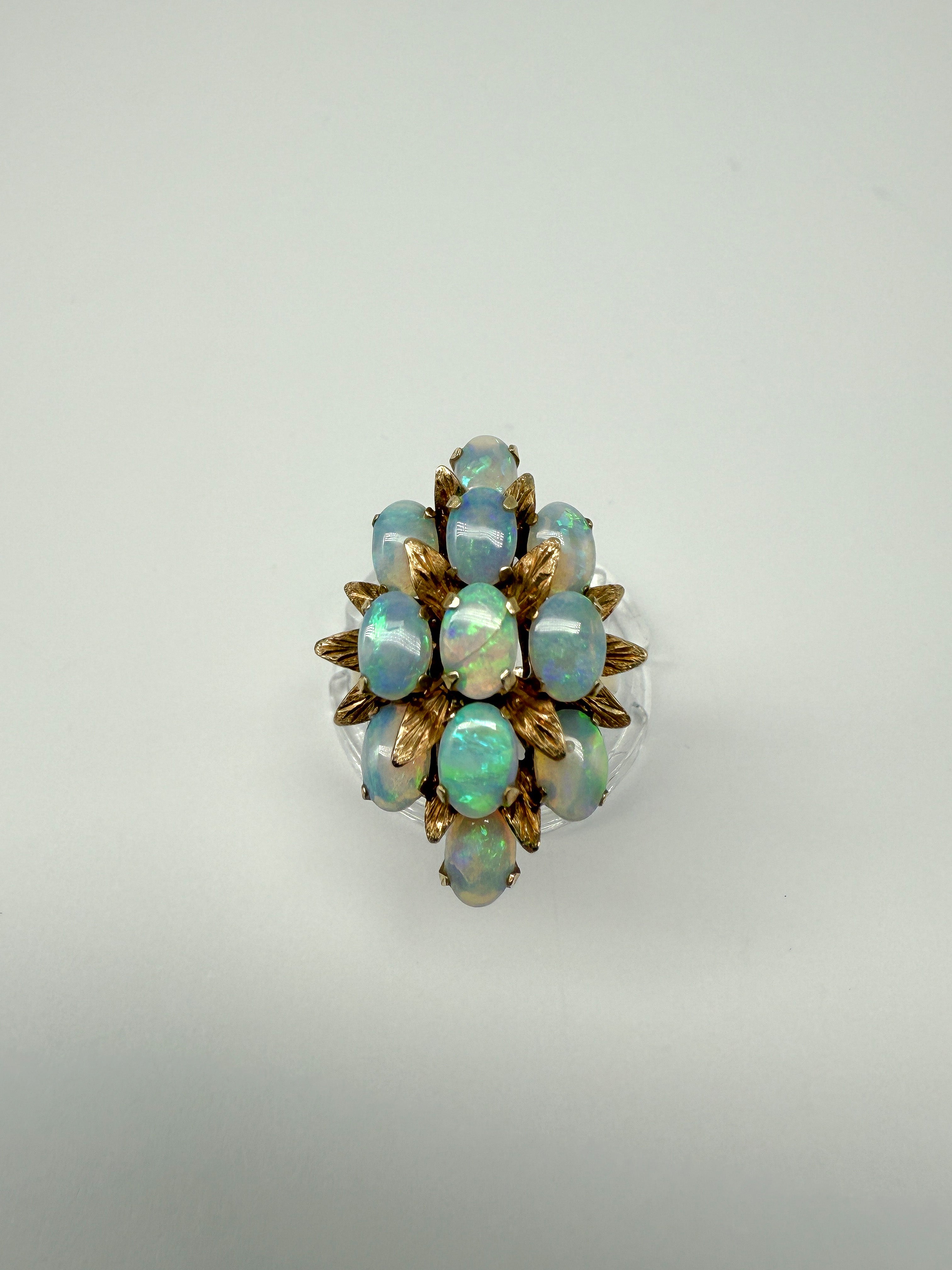 585er Gelbgold Ring mit Opalen