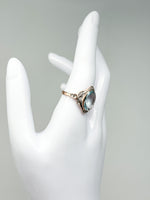 Laden Sie das Bild in den Galerie-Viewer, 585er Gelbgold Ring mit Aquamarin mit Diamanten
