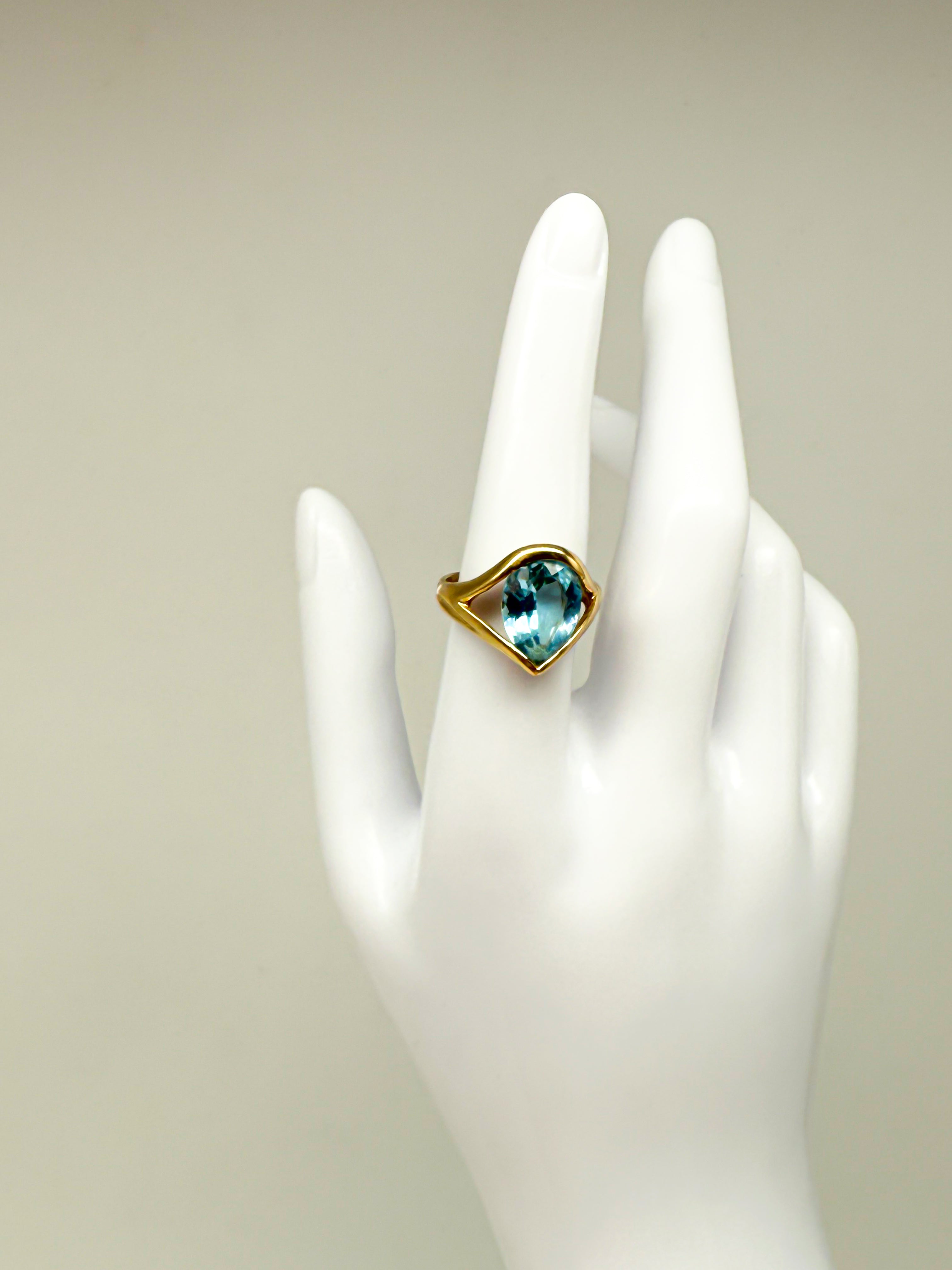 Augusta 750er Gelbgold Ring mit einem Aquamarin