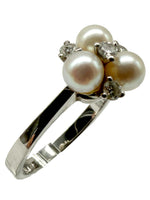 Laden Sie das Bild in den Galerie-Viewer, 585er Weißgold Ring mit Diamanten
