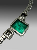Laden Sie das Bild in den Galerie-Viewer, 585er Weißgold Collier mit kolumbianischen Smaragd ungeölt

