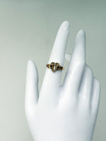 Laden Sie das Bild in den Galerie-Viewer, 10K Gelbgold Jugendstill Ring mit Diamanten und Rubinen

