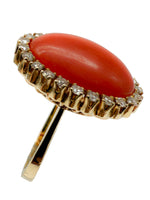Laden Sie das Bild in den Galerie-Viewer, 18K Gelbgold Ring mit Koralle und Diamanten
